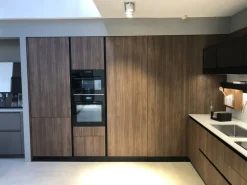 Richiedi il prezzo: cucina noce moderna Thea di Arclinea in offerta