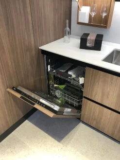 Richiedi il prezzo: cucina noce moderna Thea di Arclinea in offerta