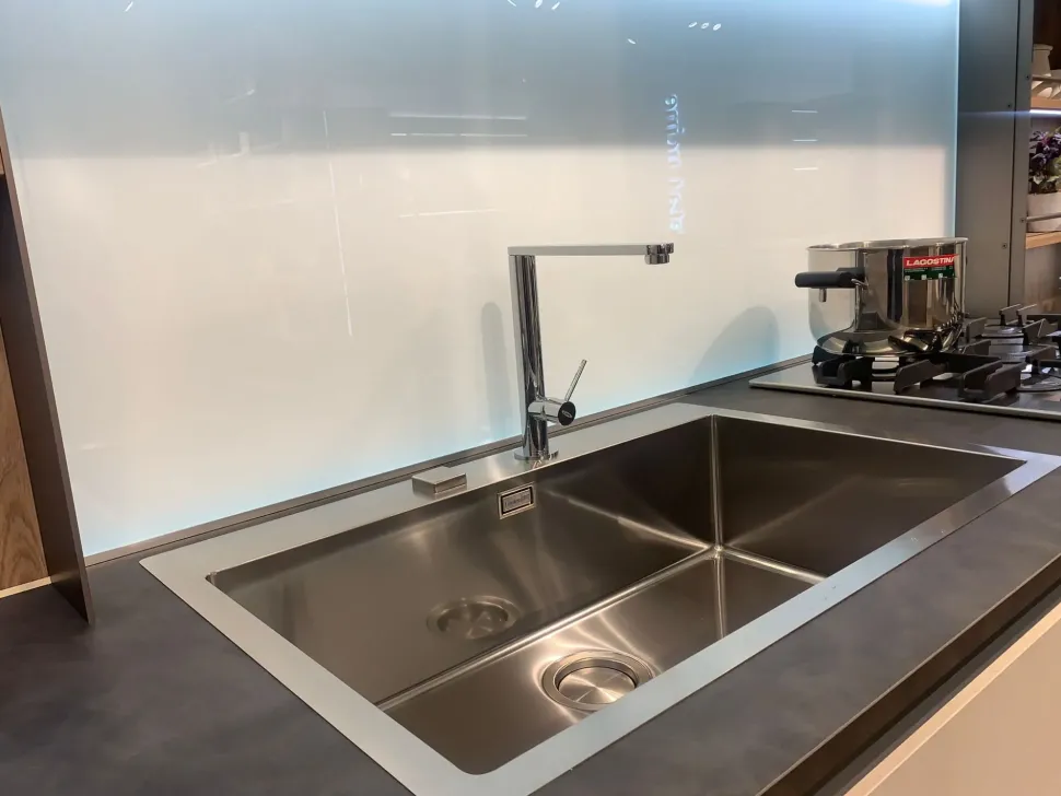 Richiedi il prezzo: cucina altri colori moderna Start time presa di Veneta cucine in offerta