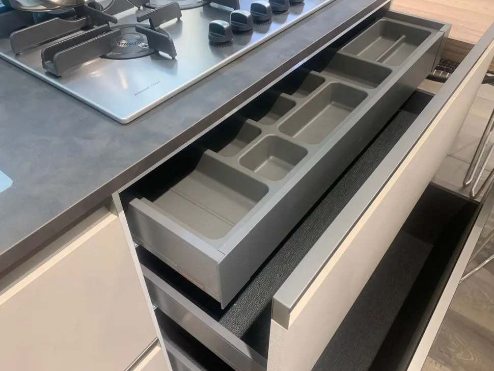 Richiedi il prezzo: cucina altri colori moderna Start time presa di Veneta cucine in offerta