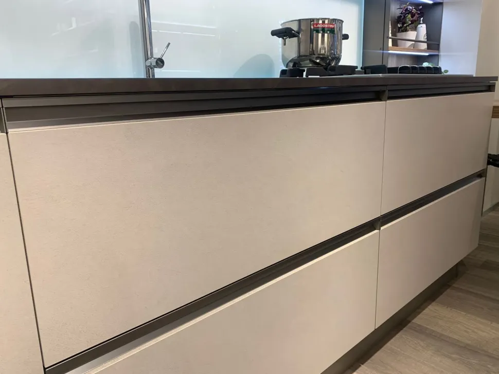 Richiedi il prezzo: cucina altri colori moderna Start time presa di Veneta cucine in offerta