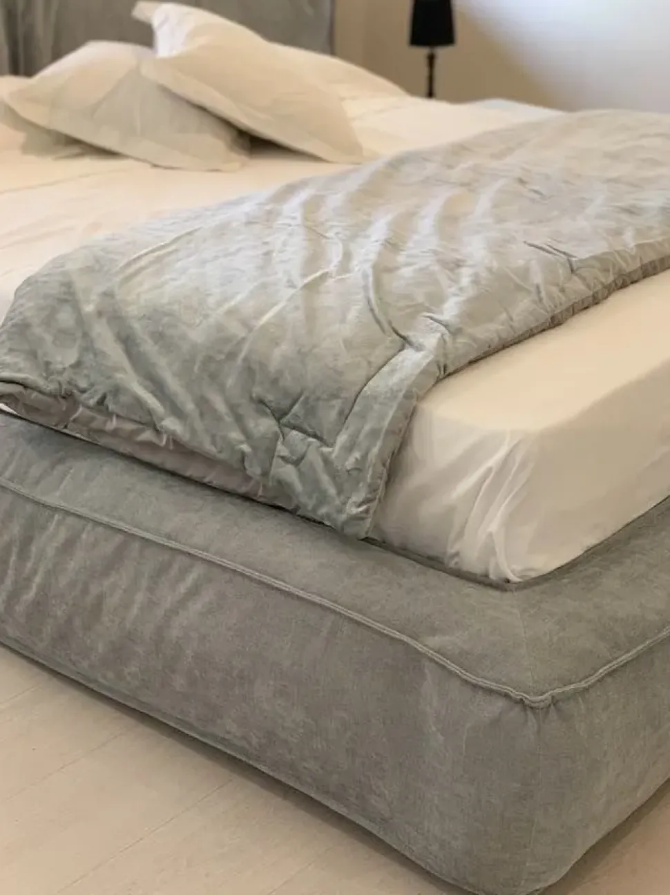 Richiedi ora il prezzo del letto Fluff nella fotografia