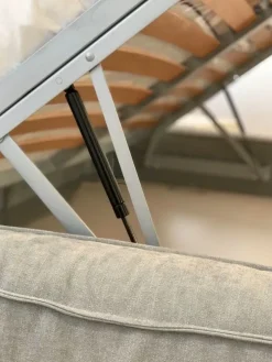 Richiedi ora il prezzo del letto Fluff nella fotografia