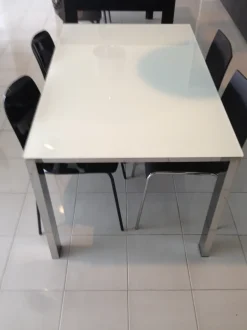 Richiedi ora il prezzo riservato del tavolo Baron Connubia