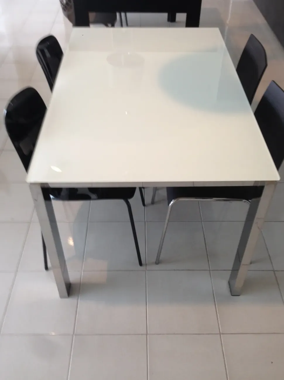 Richiedi ora il prezzo riservato del tavolo Baron Connubia