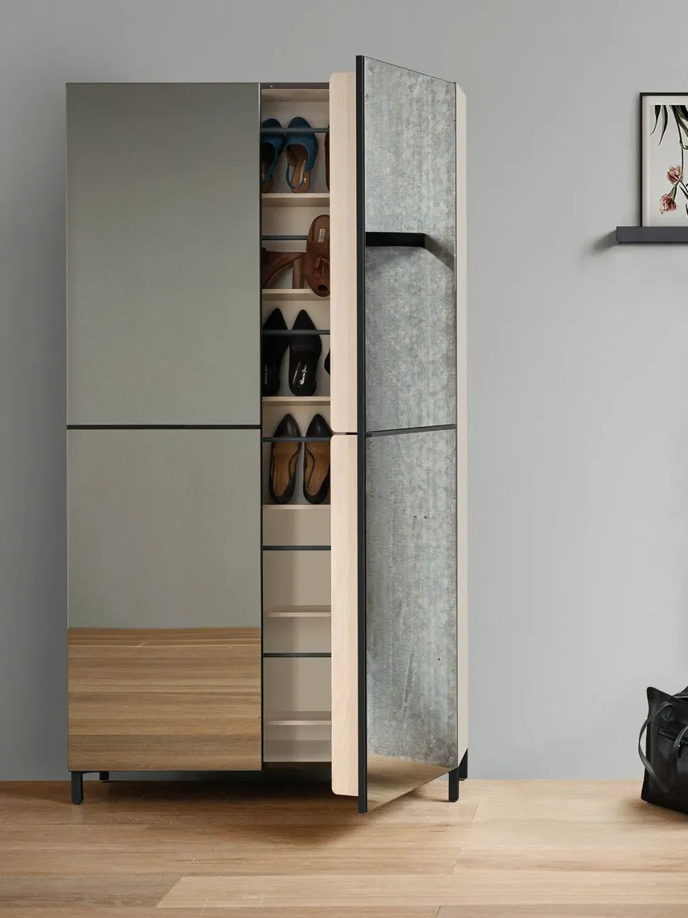 Scarpiera in specchio Linear di Birex con forte sconto