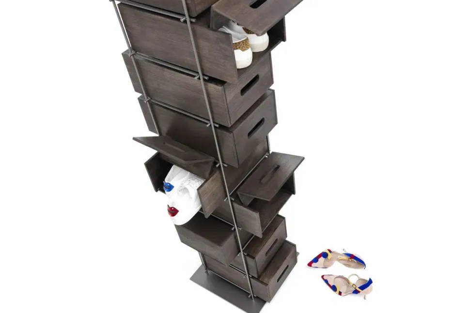 Scarpiera modello Manolo Mogg in stile design in offerta