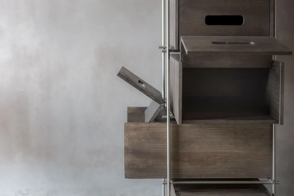 Scarpiera modello Manolo Mogg in stile design in offerta