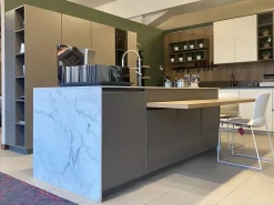 Scontata del 60%! Cucina ad isola in laccato opaco. Affrettati!