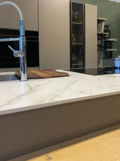 Scontata del 60%! Cucina ad isola in laccato opaco. Affrettati!