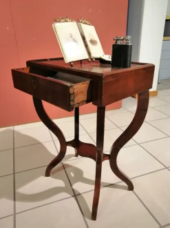 Scopri gli splendidi tavolini liberty in Offerta Outlet!