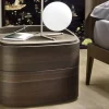 Scopri il comodino Babila curvo di Sangiacomo a prezzi outlet! Un design unico per una camera da letto moderna.
