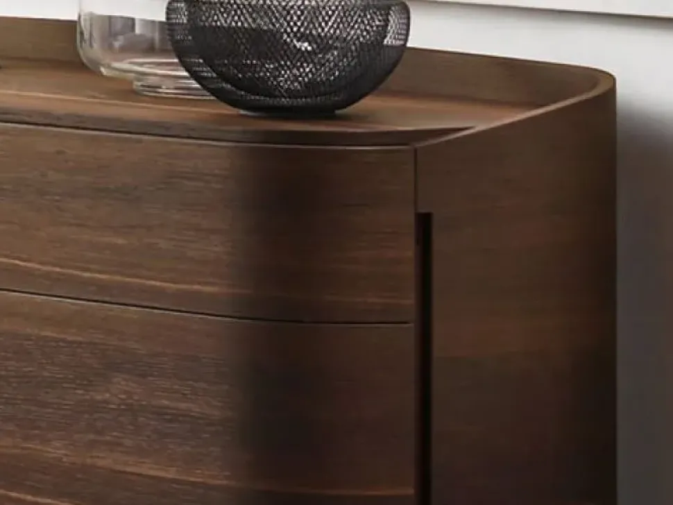 Scopri il comodino Babila curvo di Sangiacomo a prezzi outlet! Un design unico per una camera da letto moderna.