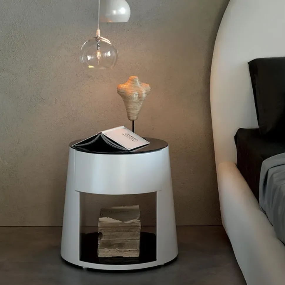 Scopri il comodino Nigel di Cattelan Italia a prezzo scontato!