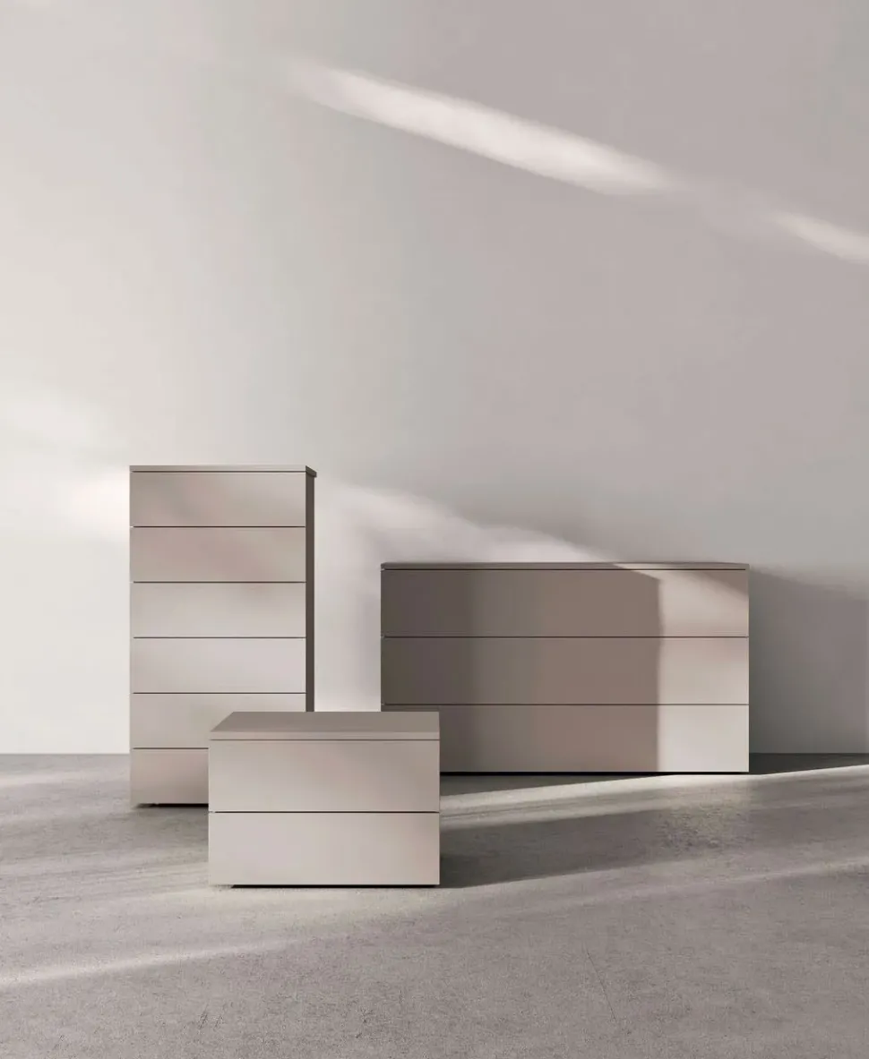 Scopri il comodino Wind di Orme in offerta! Design moderno e pratico.