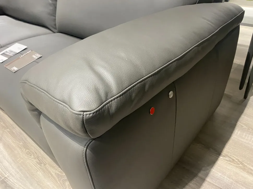 Scopri il divano relax William di Doimo Salotti in OFFERTA, con uno sconto del 52%!