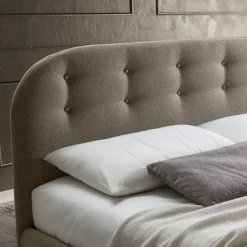 Scopri il prezzo del letto Bianca con bottoni nell'immagine