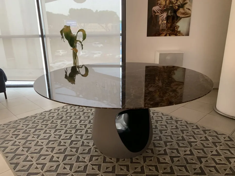 Scopri il prezzo del tavolo Barbara Horm