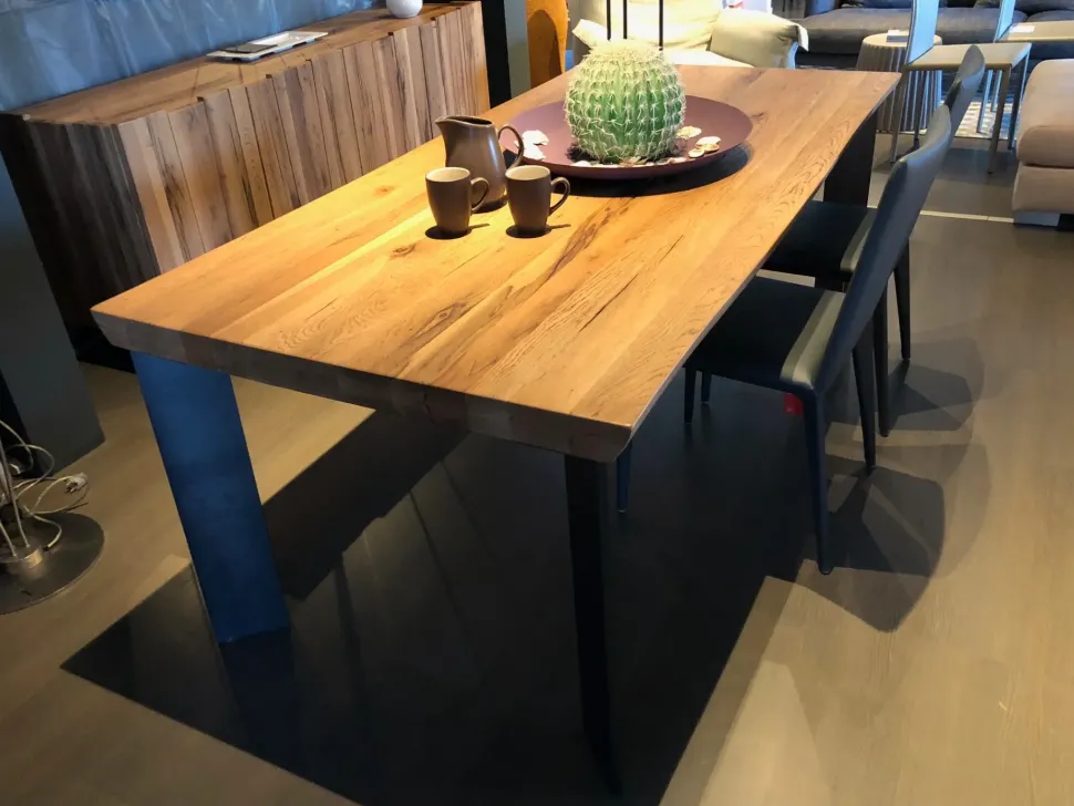 Scopri il prezzo del tavolo Master Devina nais