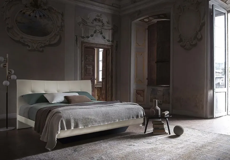 Scopri il prezzo di questo letto Aurora due di Poltrona frau