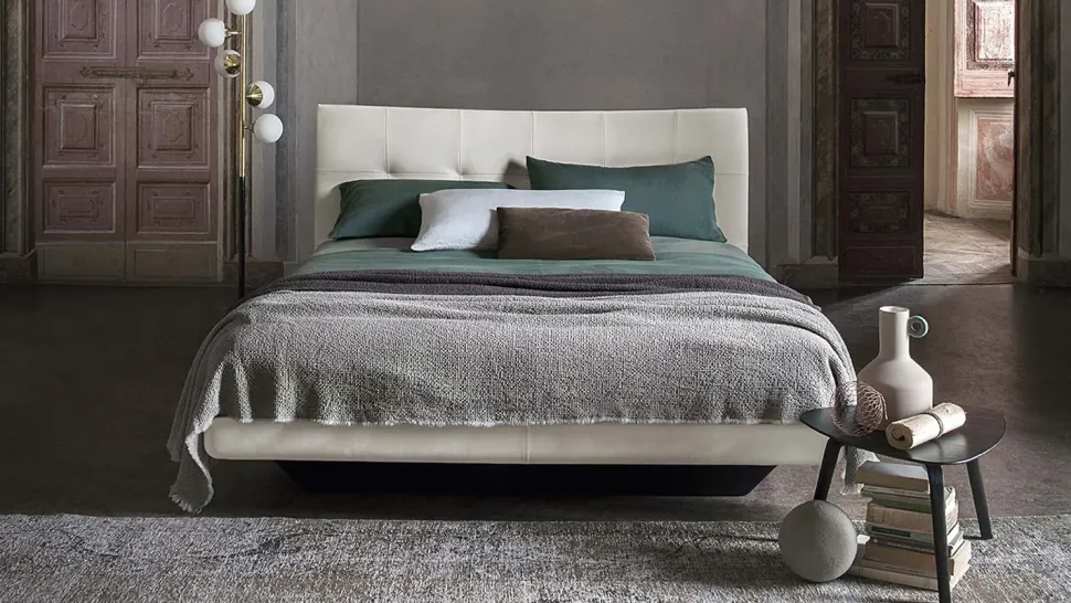 Scopri il prezzo di questo letto Aurora due di Poltrona frau