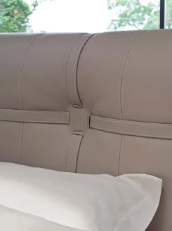 Scopri il prezzo di questo letto New  bond di Flou