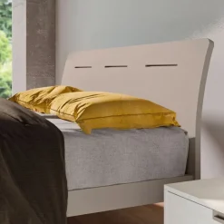 Scopri il prezzo esclusivo del letto Orme Light Night Curve di Orme!