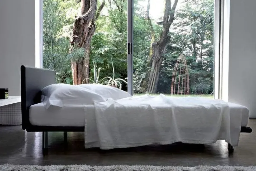 Scopri il prezzo riservato del letto Milano zanotta nella fotografia