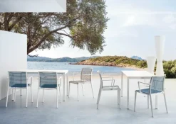 Scopri il prezzo riservato del Tavolo Claro di Gaber, un'opera d'arte architettonica.