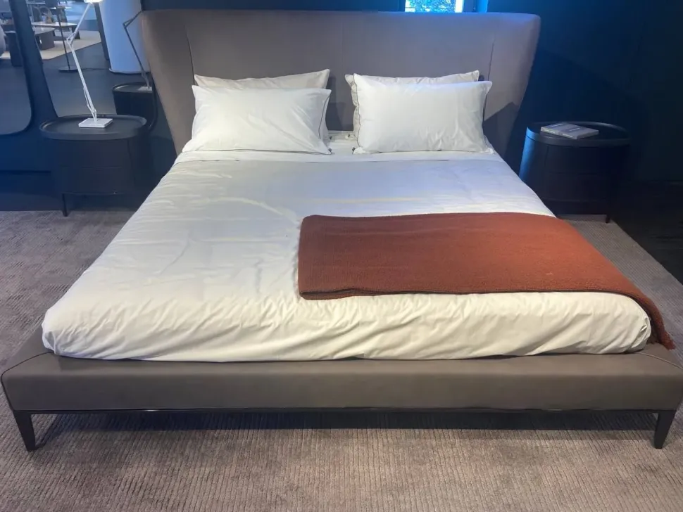 Scopri il prezzo riservato di questo letto Gentleman di Poliform