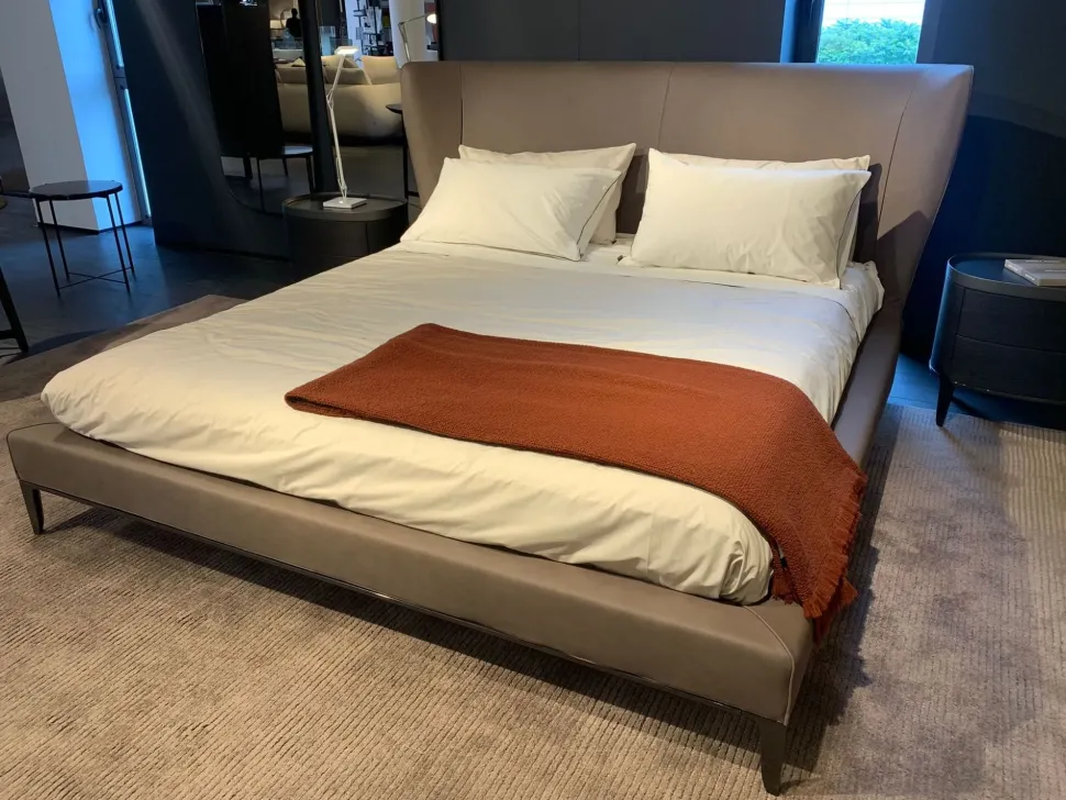 Scopri il prezzo riservato di questo letto Gentleman di Poliform