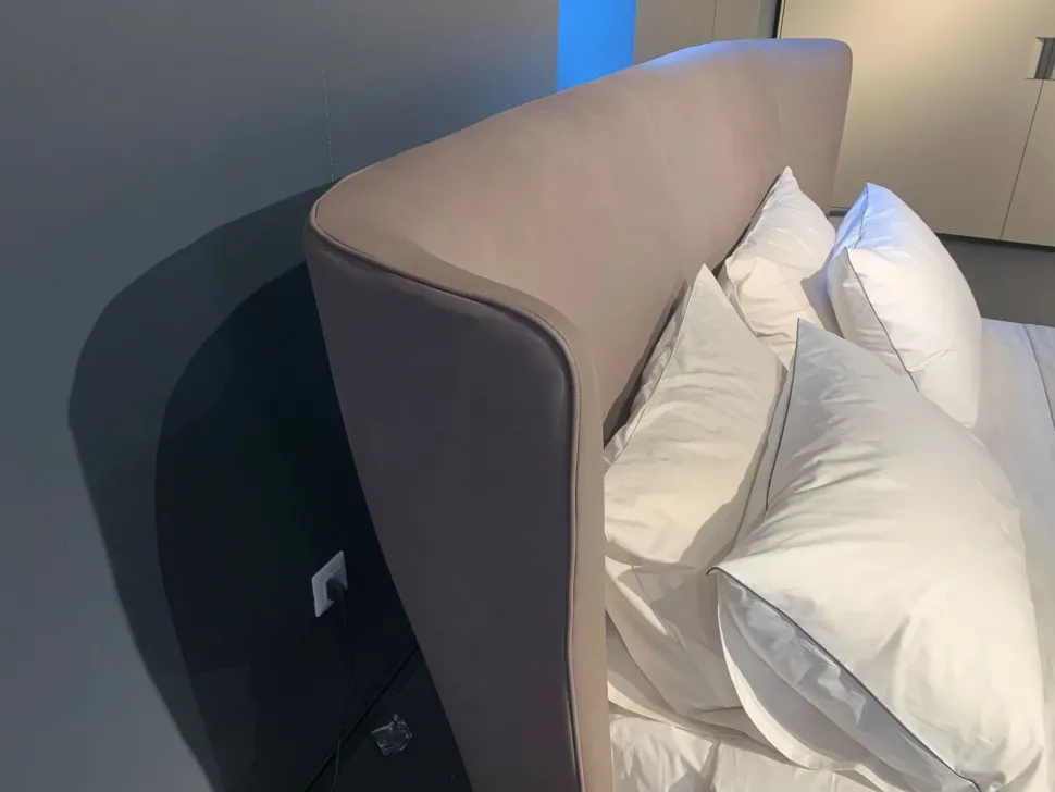 Scopri il prezzo riservato di questo letto Gentleman di Poliform