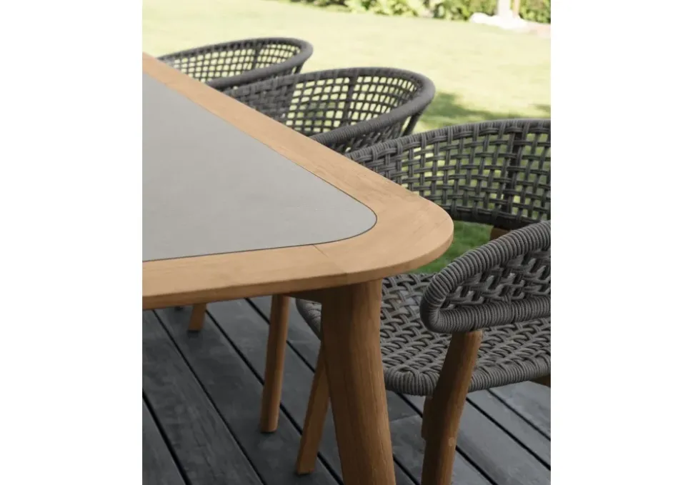 Scopri il Tavolo Moon Teak Talenti da giardino a prezzo Outlet!