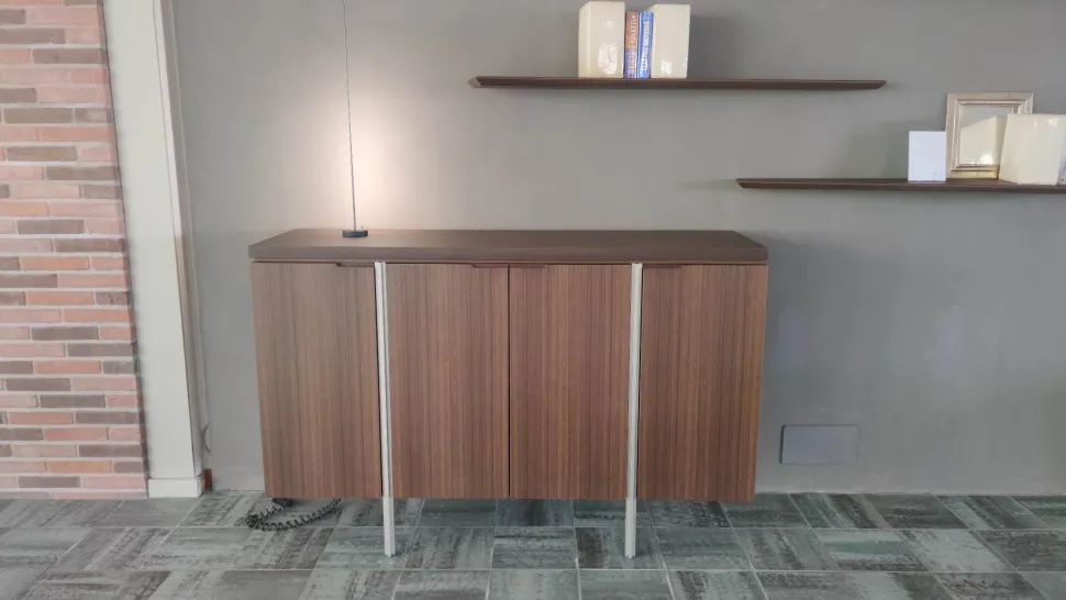 Scopri Irving di Molteni&C: madia moderna a prezzo scontato! Acquista ora!