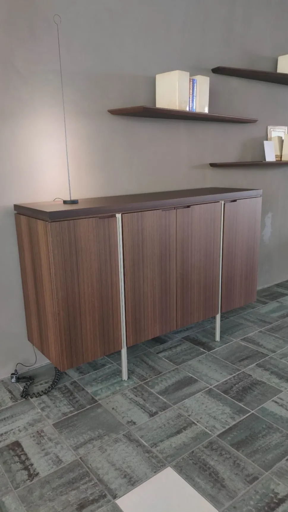 Scopri Irving di Molteni&C: madia moderna a prezzo scontato! Acquista ora!