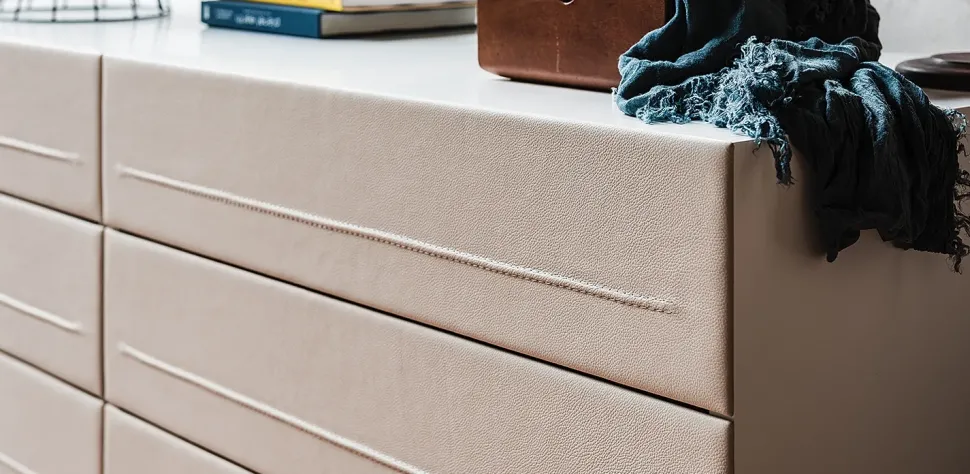 Scopri la cassettiera Dyno di Cattelan Italia. Sconto imperdibile!