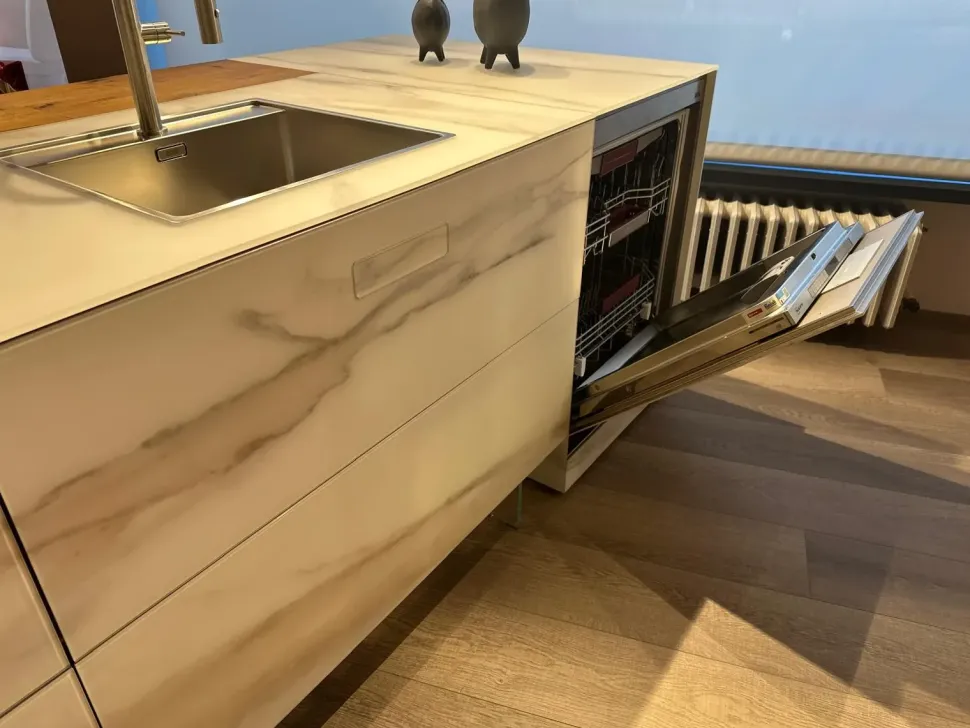 Scopri la cucina Cucina 36e8 di Lago in OFFERTA OUTLET