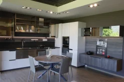 Scopri la cucina Mia di Scavolini a prezzo scontato! Design lineare.