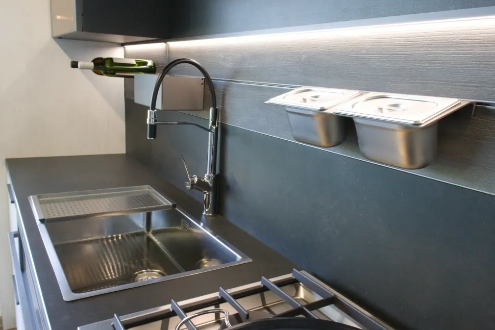 Scopri la cucina Mia di Scavolini a prezzo scontato! Design lineare.