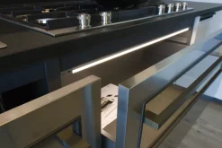 Scopri la cucina Mia di Scavolini a prezzo scontato! Design lineare.