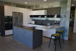 Scopri la cucina moderna ad isola Delinea di Scavolini a prezzo scontato!