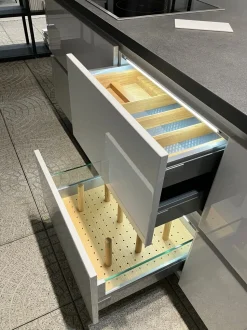 Scopri la CUCINA Nobilia ad isola Grigio Seta SCONTATA del 59% sull'eCommerce!