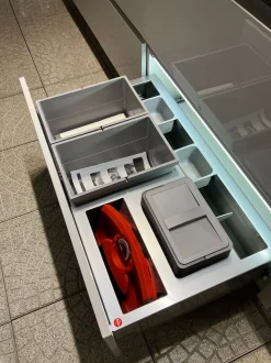 Scopri la CUCINA Nobilia ad isola Grigio Seta SCONTATA del 59% sull'eCommerce!