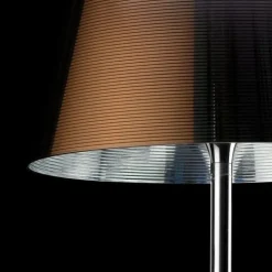 Scopri la Lampada da Tavolo Ktribe t2 Flos a prezzo scontato! Acquista subito il tuo nuovo arredamento!