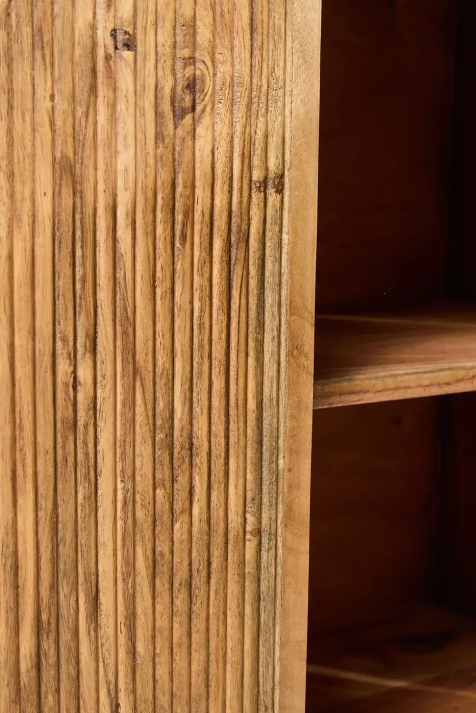 Scopri la Madia Caribe in vero legno vintage! Outlet etnico offre un'esclusiva promozione!