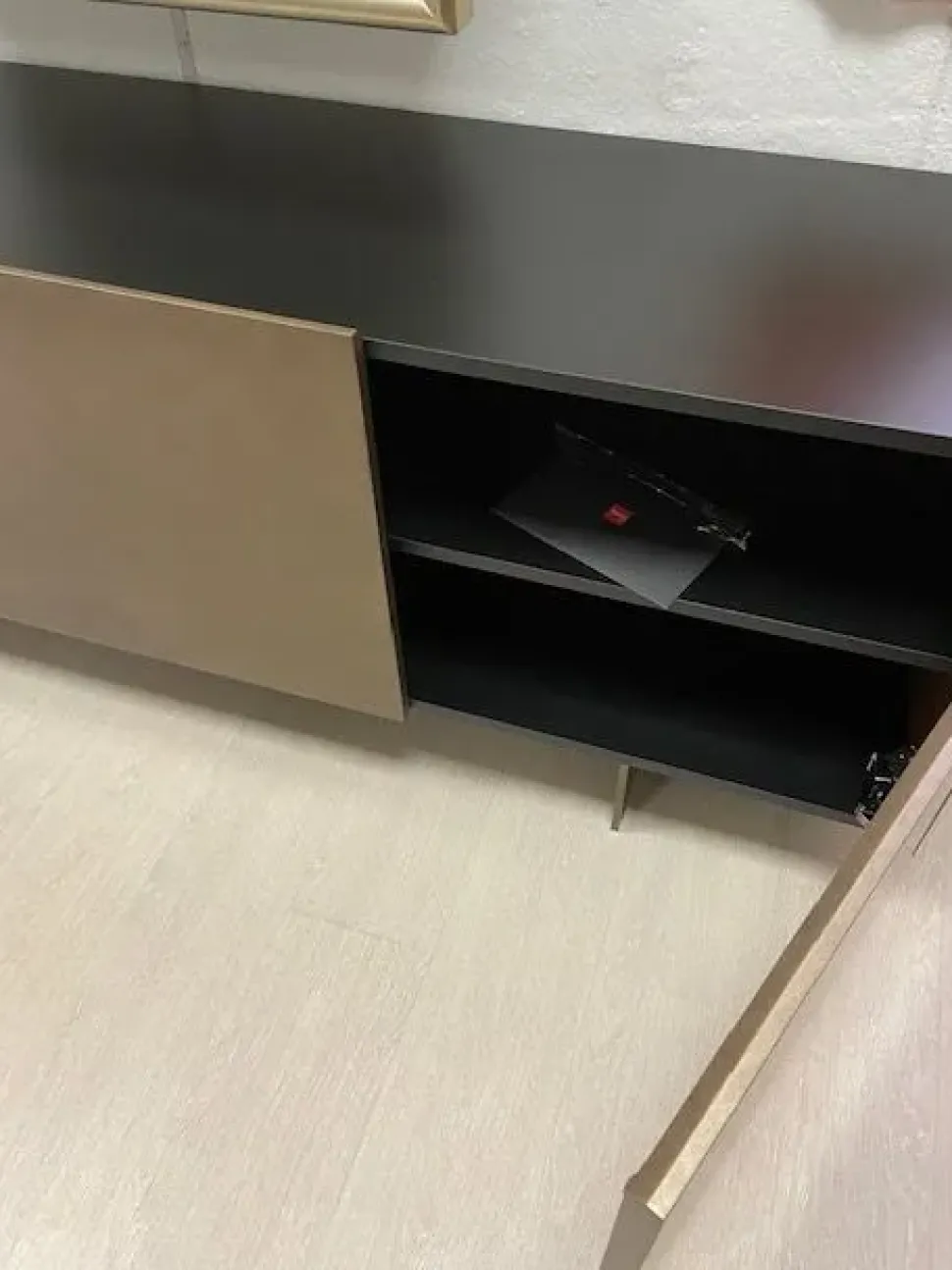 Scopri la madia Coated di Tonin Casa: prezzi outlet!