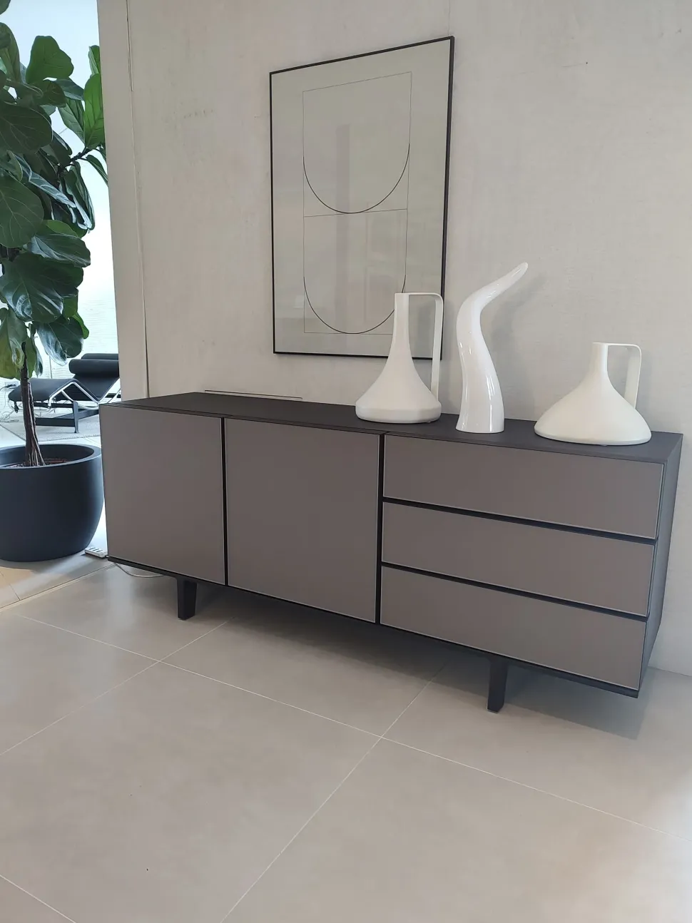 Scopri la Madia di Poliform in legno Home hotel a prezzo Outlet!