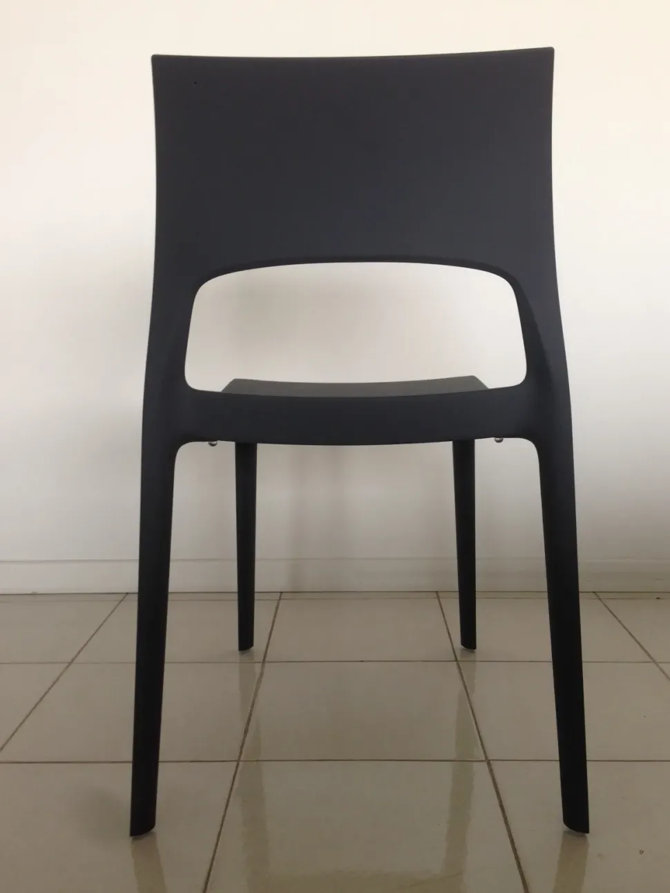 Scopri la sedia da cucina Idole Bonaldo con uno sconto del 30%!