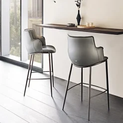 Scopri la sedia modello Rihanna di Cattelan Italia: prezzo riservato!