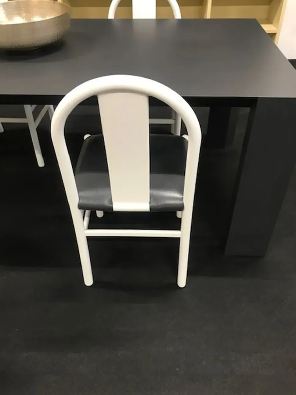 Scopri la sedia Thalia di Tisettanta in OFFERTA OUTLET con -50%! Un must per ogni progettista interni!